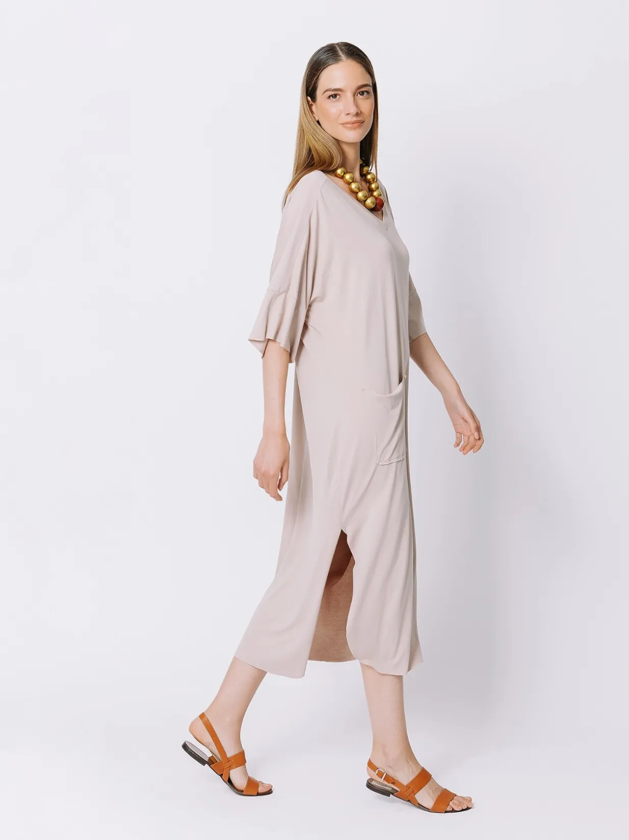 Abito over con inserti di chiffon