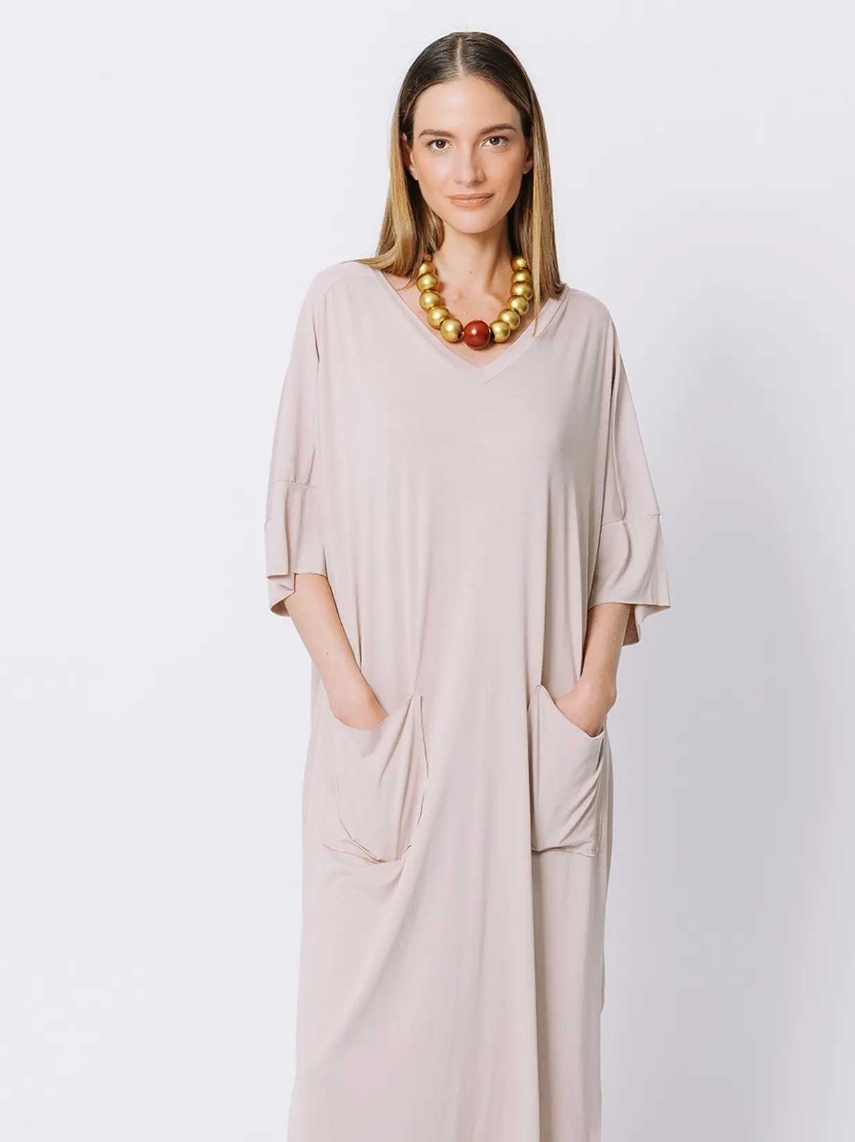 Abito over con inserti di chiffon