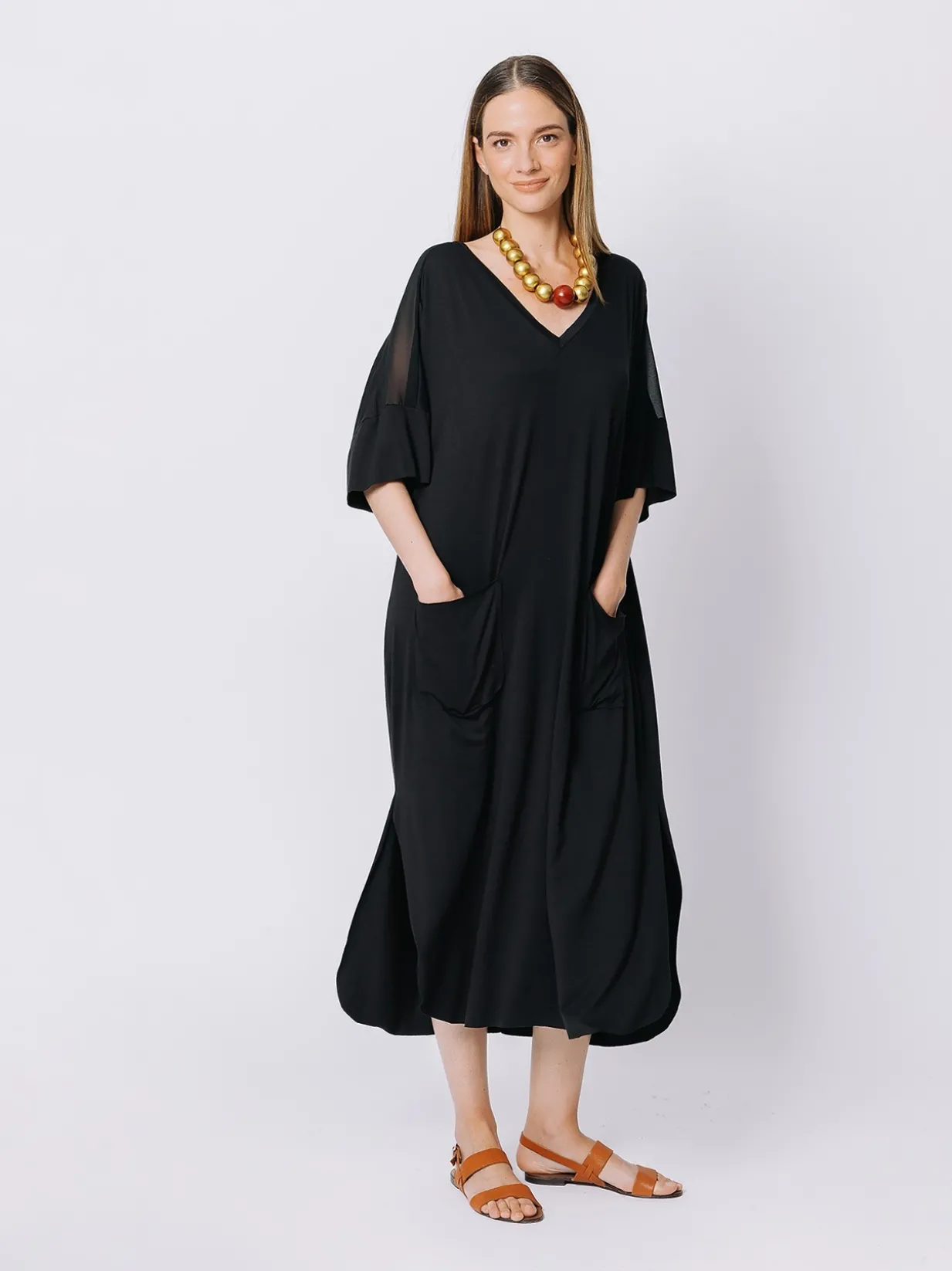 Abito over con inserti di chiffon