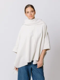 Poncho in pile