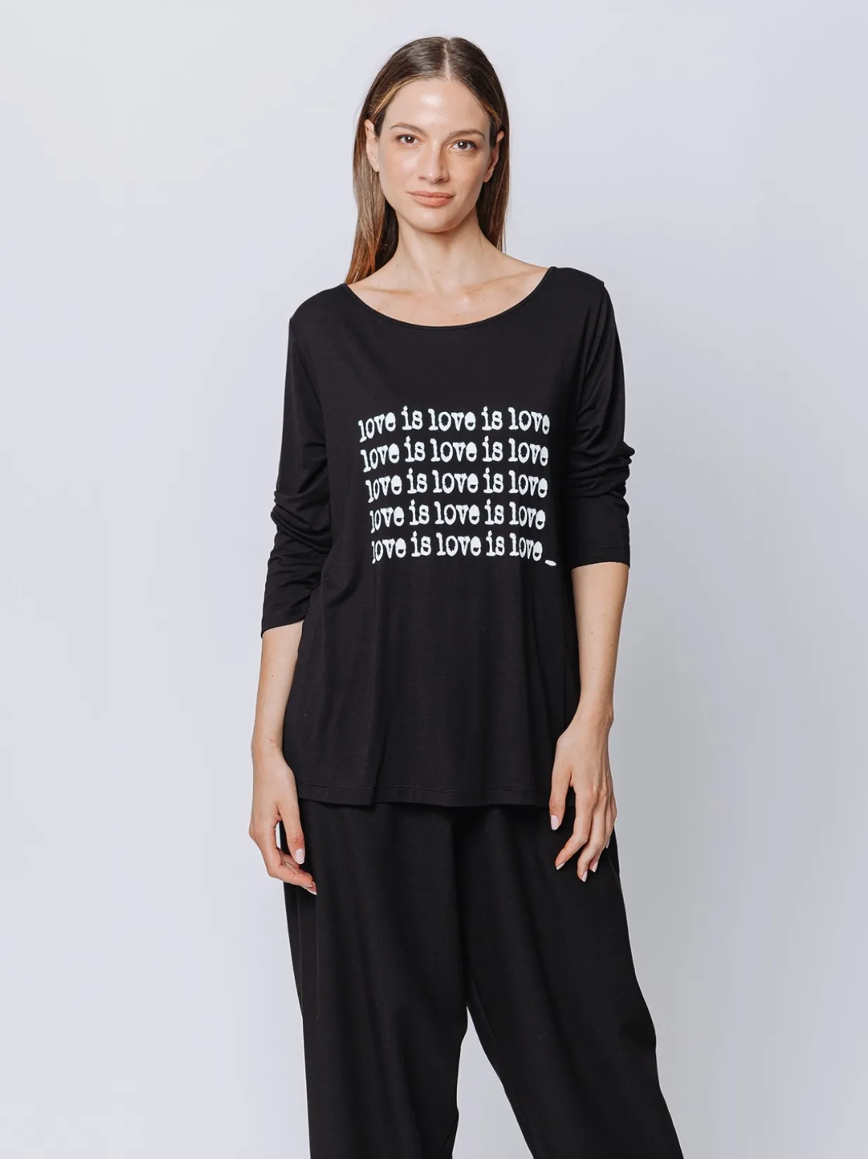 T-shirt #LoveIsLove